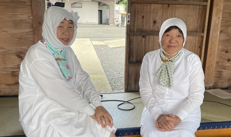 �ߘa6�N5��14���Ɏu���̊C�������̌��{�݂��Ƃ��݈��ɂĎB�e�B�����łӂ���̊C�����񂪌�荇���Ă���̂́A�����Ԃ�s���̎����^�]�o�X�ł��o��������b