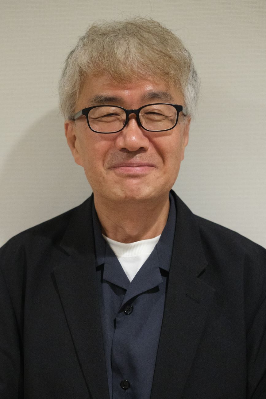講師