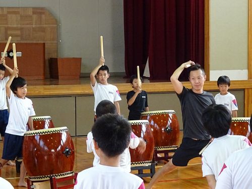 構え方を教えてもらいます