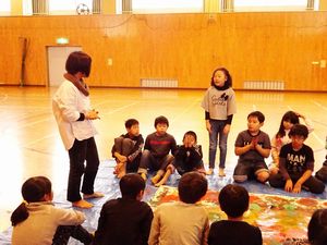 今日の感想を発表中！