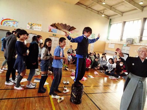 鬘桶からジャンプ！