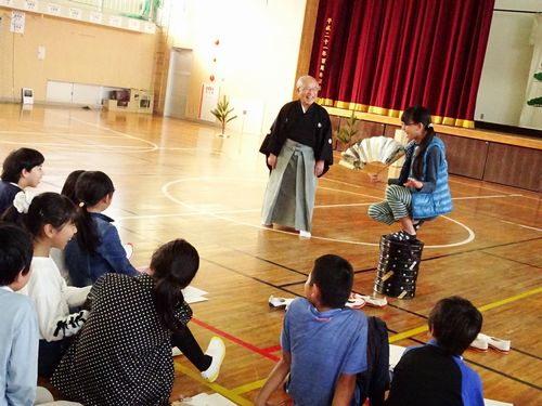 柿の木の上の山伏、を体験