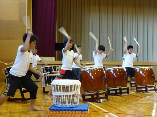 演奏中！