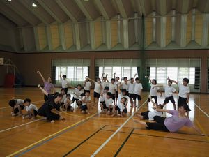 ダンスの最後にキメポーズ！