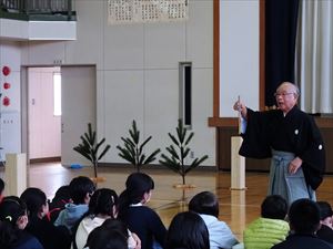 狂言や能のお話を聞きました