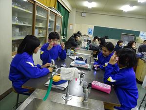 ハッピーメガネを使って光を観察
