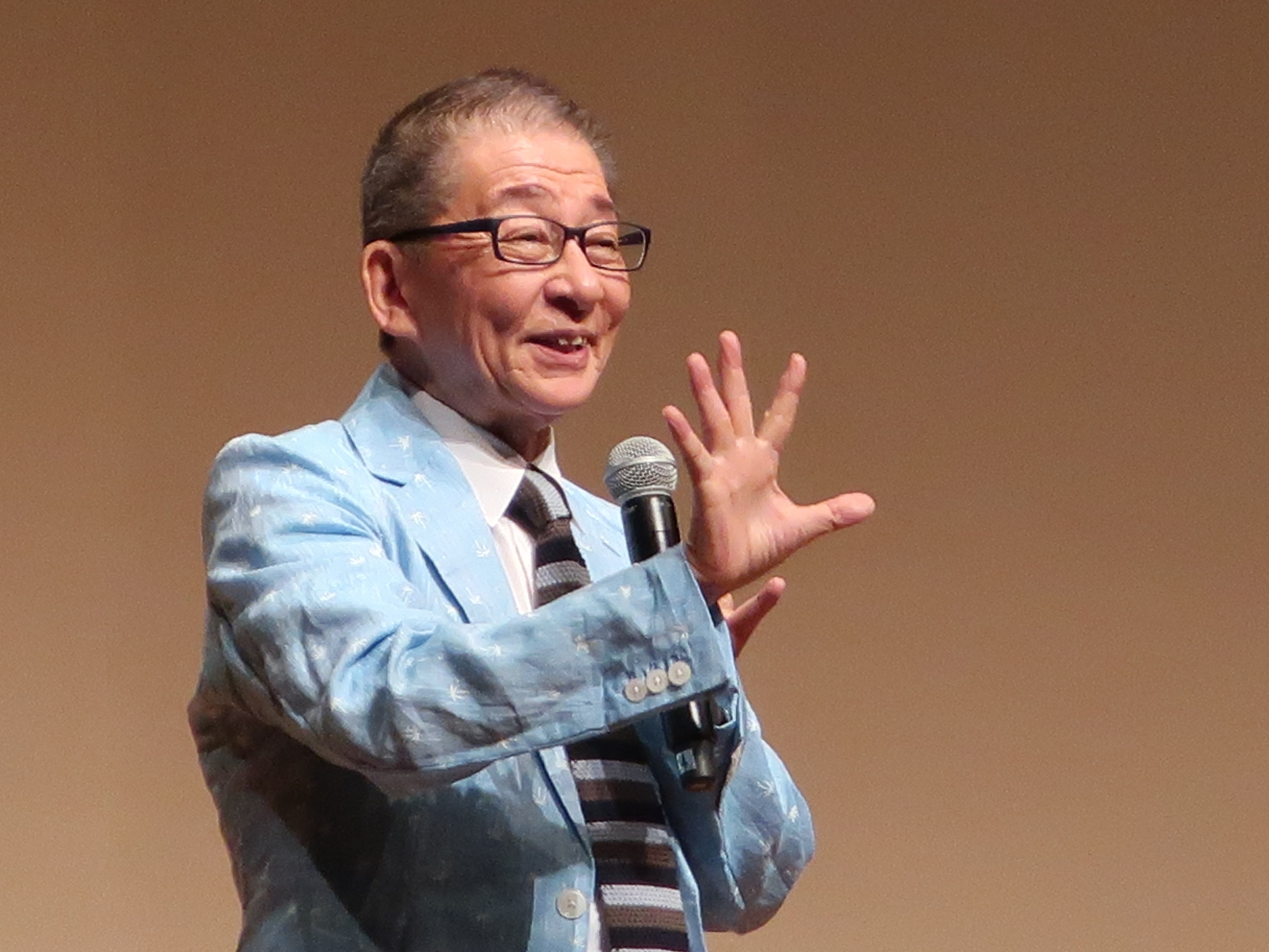 講師