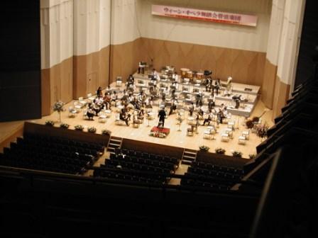 3階7列目38番付近からみた舞台写真