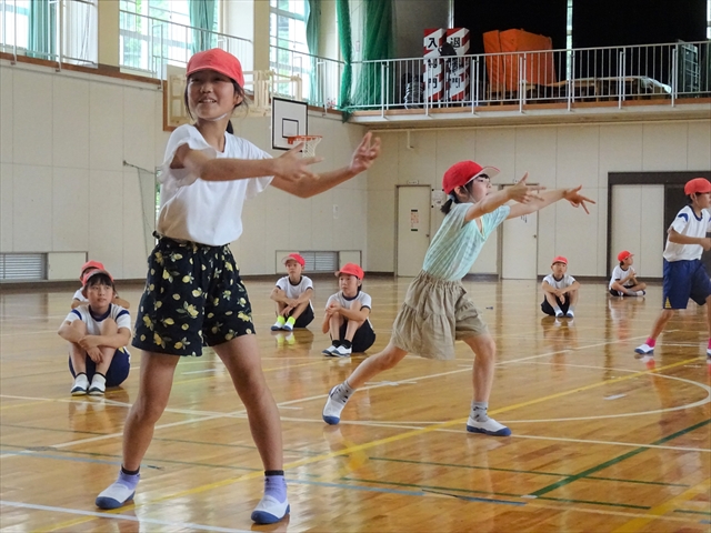 七保小学校ヒップホップ体験