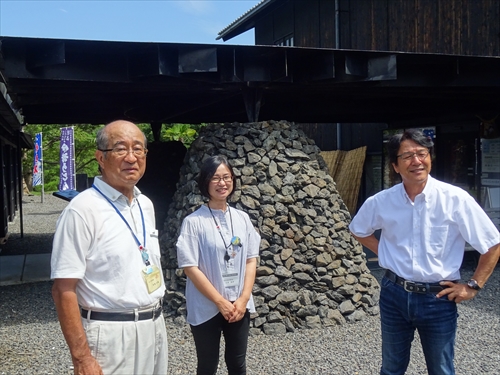 （写真左から）平賀海の博物館館長、石原さん、りょうがん所長